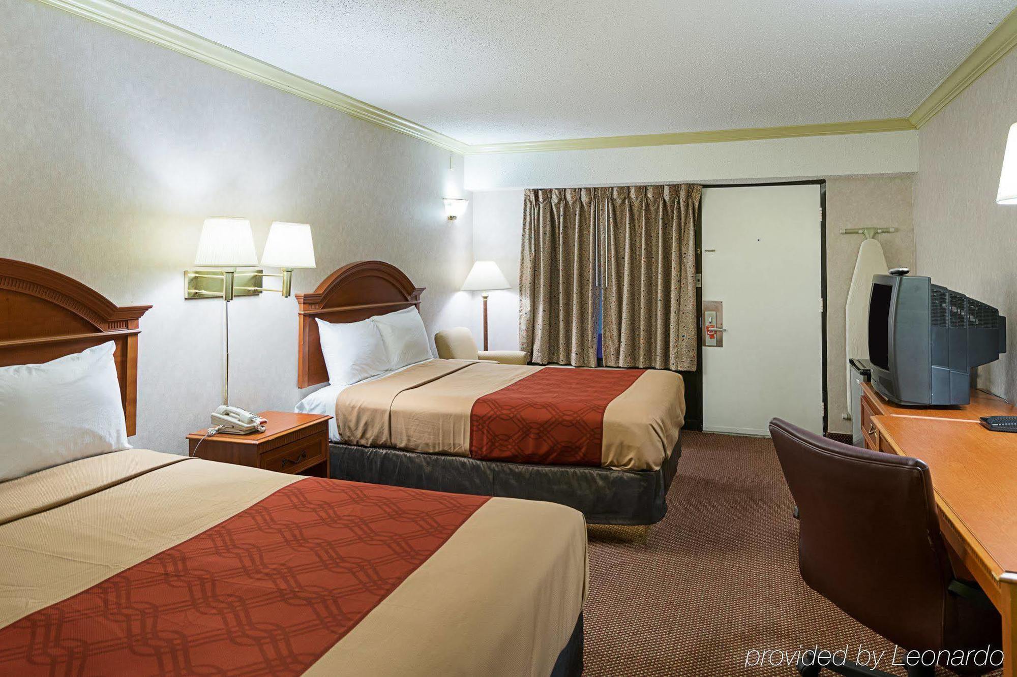 Travel Inn New Castle Airport Esterno foto