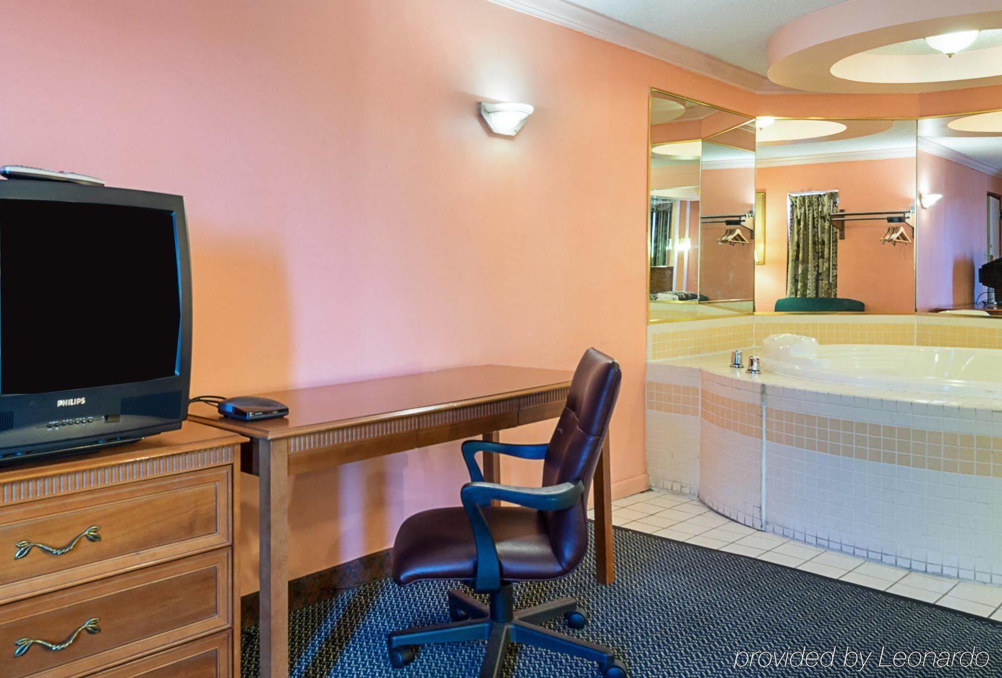 Travel Inn New Castle Airport Esterno foto